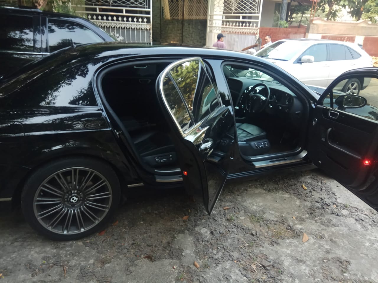 Sewa Mobil Bentley, Sewa Mobil Mewah, Rental Mobil Pengantin Jakarta, Sewa Wedding Car Jakarta, Sewa Mobil Pengantin Bogor, Sewa Mobil Pengantin, Bekasi, Sewa Mobil Pengantin Tangerang, Sewa Mobil Pengantin Karawang, Sewa Mobil Pengantin Bandung