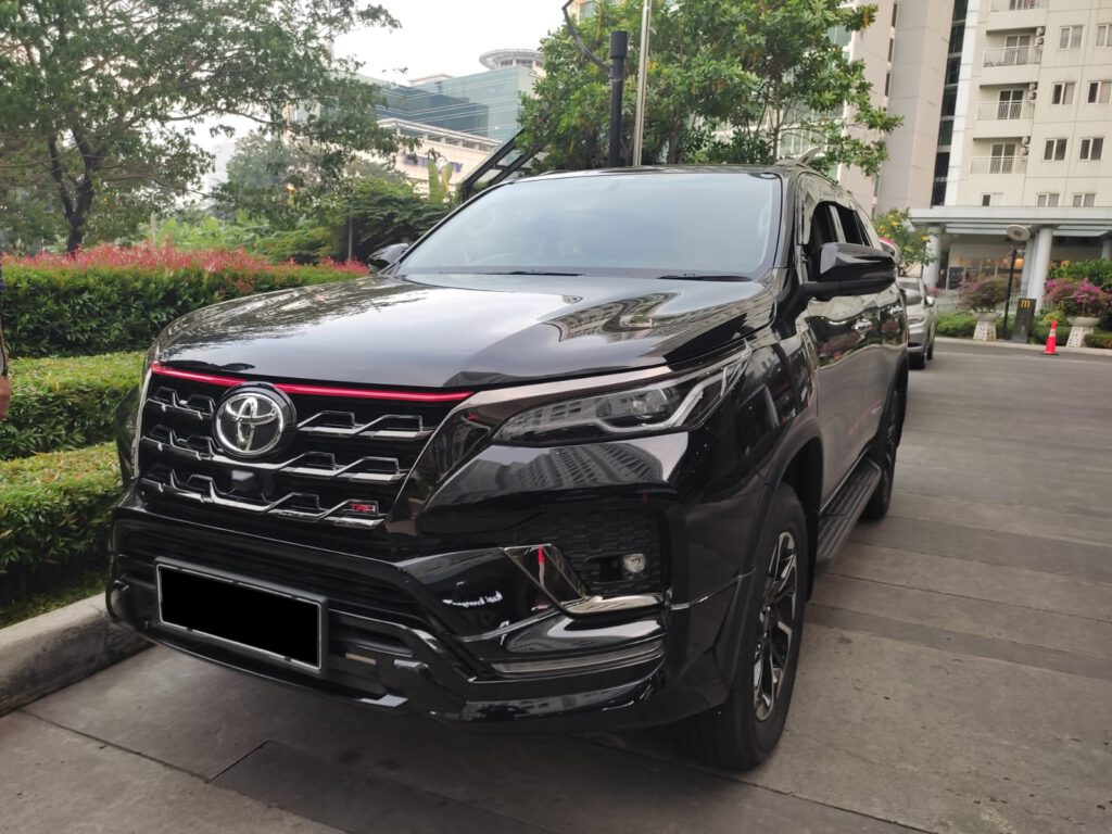 sewa mobil Fortuner, rental mobil mewah, sewa wedding car jakarta, sewa mobil pengantin murah, sewa mobil jakarta