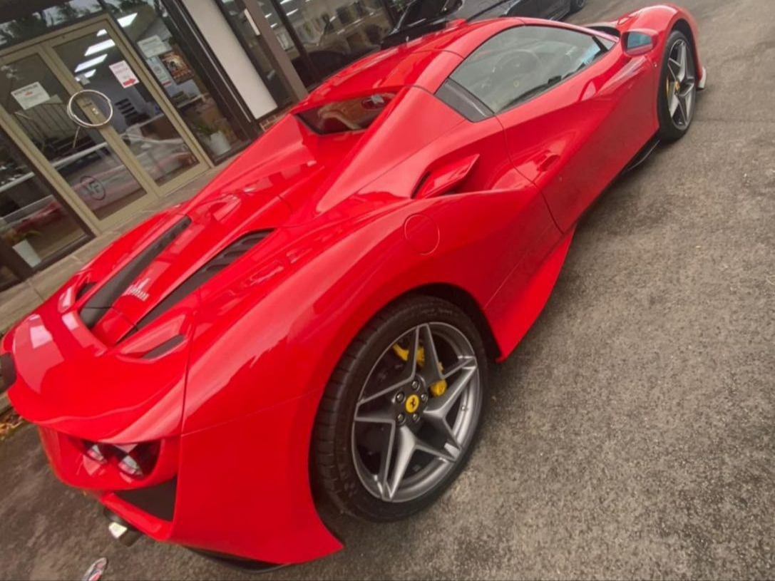 ferrari-sewa-mobil-sport-jakarta-bogor-depok-tangerang-bekasi-karawang-bandung