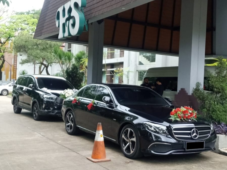 sewa-mobil-mercy-pengantin-mewah-jakarta-bogor-depok-tangerang-bekas-bandungi