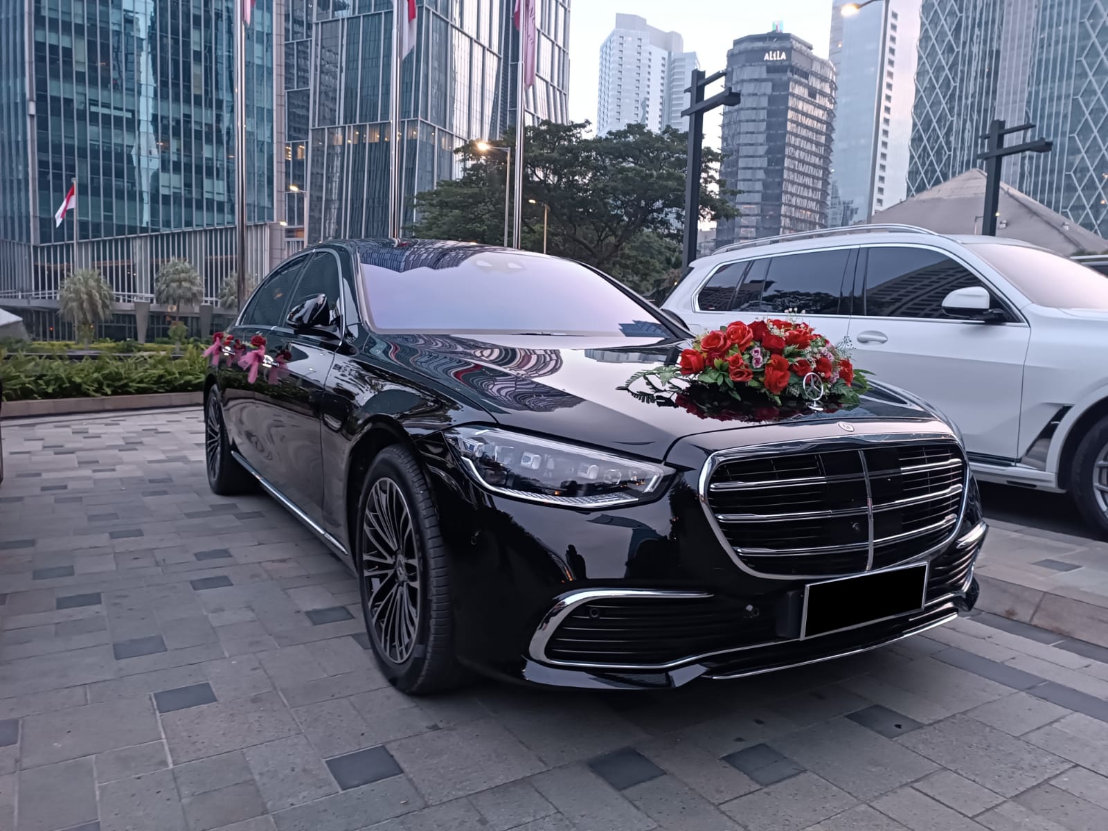 sewa-mobil-mercy-mercedes-benz-pengantin-mewah-jakarta-bogor-depok-tangerang-bekas-bandung